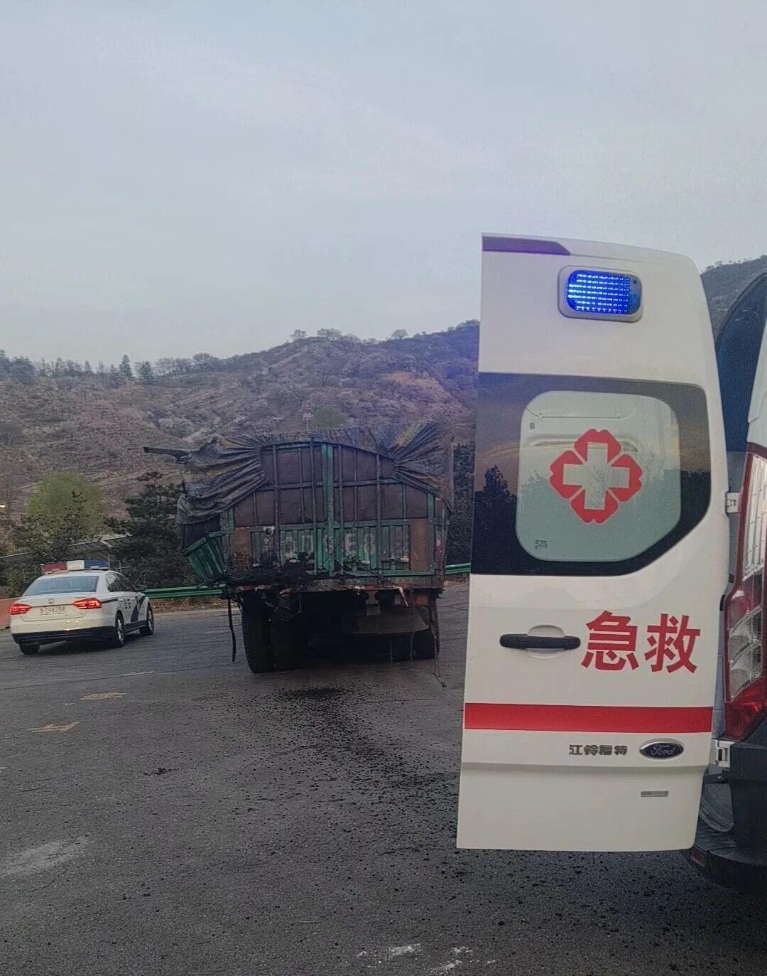 乐鱼体育app下载-“妈，我在隧道救了个人，我可能出不去了……”小伙被困后拨通母亲电话留下遗言