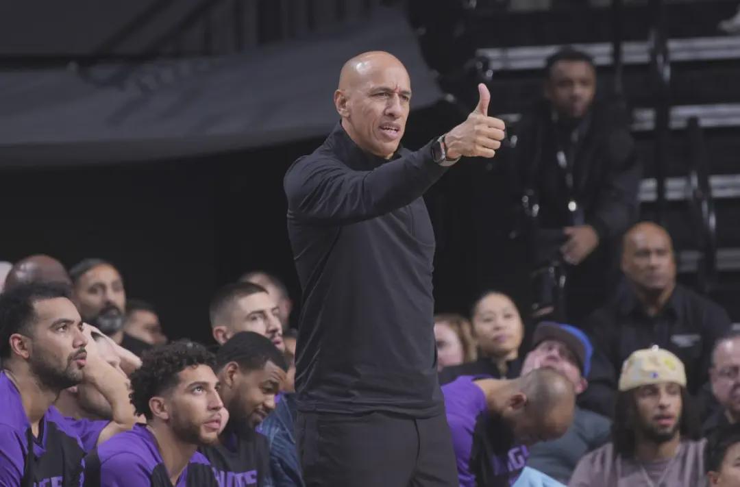 乐鱼体育-两年大合同!勇士续约科尔!NBA第一高薪